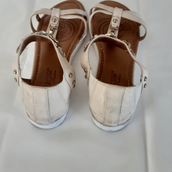 Db Dk 🌞089 Fashion Women's Summer Flat Sz 8 Beige Preowned Good Condition - Picture 5 of 8